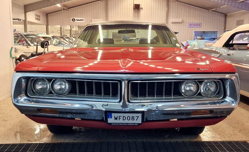 Chrysler Newport Royal Sedan 72 AC