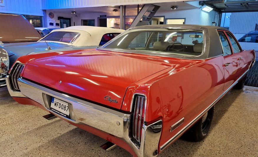 Chrysler Newport Royal Sedan 72 AC