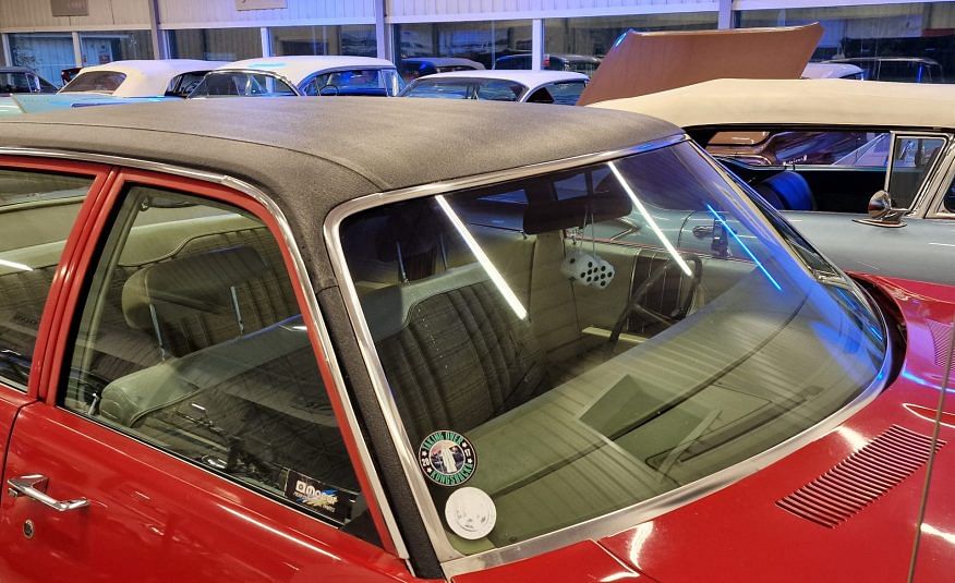 Chrysler Newport Royal Sedan 72 AC
