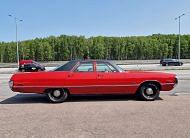 Chrysler Newport Royal Sedan 72 AC