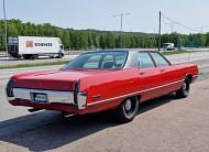 Chrysler Newport Royal Sedan 72 AC